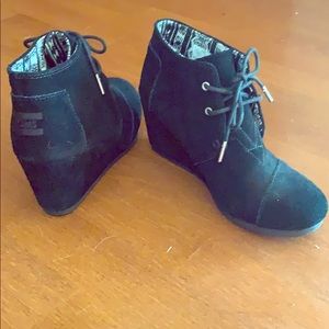 Toms wedge booties